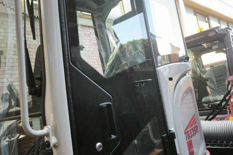 OmecoHub - Immagine TAKEUCHI TB335R